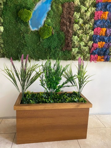 Ahşap Görünümlü Bitki Saksısı